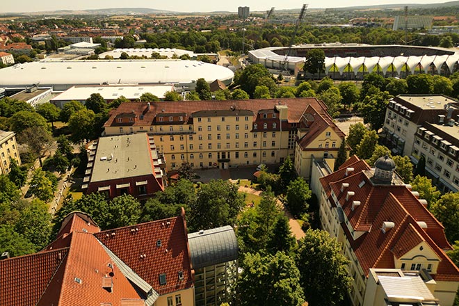 Luftansicht des Christianenheims, im Hintergrund das Erfurter Stadion